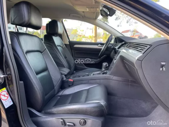 Volkswagen Passat 1.8 TSI Blue Motion 2017 - Cần hỗ trợ alo em 0982.925.112