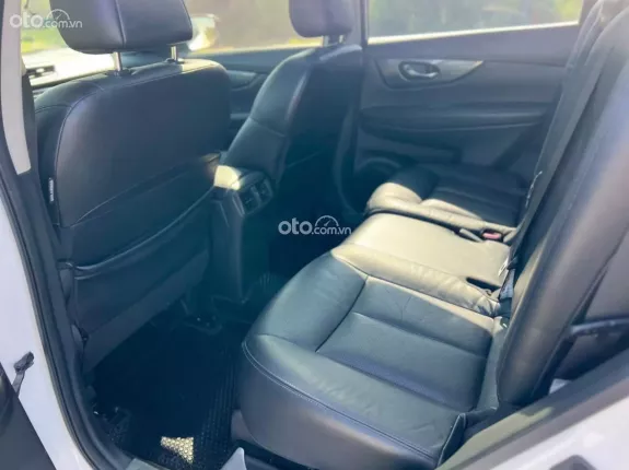 Nissan X trail 2.5 SV 4WD 2016 - Cần tư vấn 0982.925.112