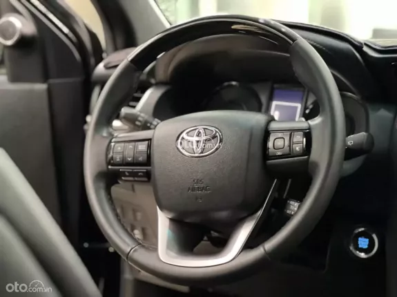 Toyota Fortuner 2.4 AT 4x2 Legender 2022 - Alo em Đệ 0982.925.112 giá tốt