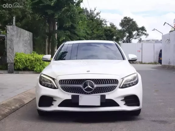 Mercedes-Benz C180 AMG 2021 - Trắng Kem
