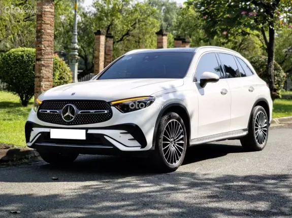 Mercedes-Benz GLC 300 4Matic 2023 - Trắng Nâu