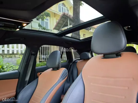 Mercedes-Benz GLC 300 4Matic 2023 - Trắng Nâu