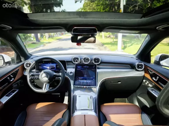 Mercedes-Benz GLC 300 4Matic 2023 - Trắng Nâu