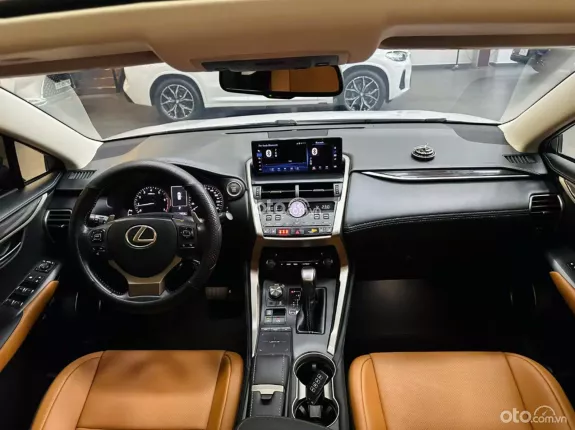 Lexus NX 300 T 2019 - Chất xe còn đẹp, chủ đi giữ, nội thất khỏi chê