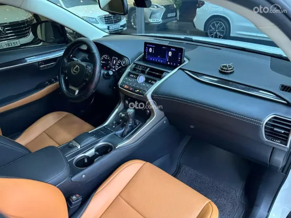 Lexus NX 300 T 2019 - Chất xe còn đẹp, chủ đi giữ, nội thất khỏi chê