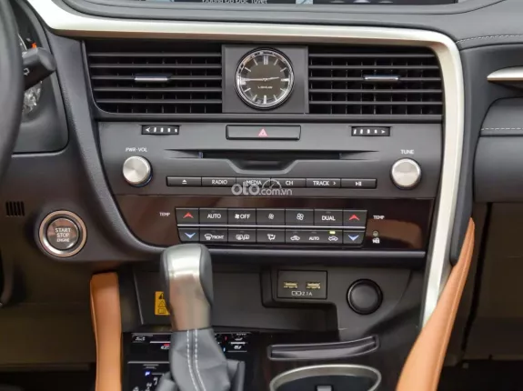 Lexus RX 300 T 2022 - Xe một chủ mua mới từ đầu mới thay nhớt chính hãng được 2 lần