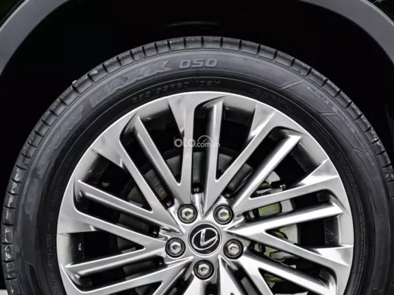 Lexus RX 300 T 2022 - Xe một chủ mua mới từ đầu mới thay nhớt chính hãng được 2 lần