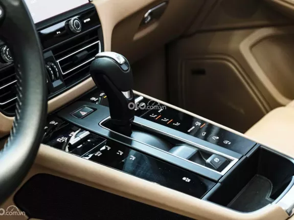 Porsche Macan 2.0 2022 - Một chủ mua mới từ đầu, còn bảo dưỡng miễn phí 4 năm kể từ ngày mua