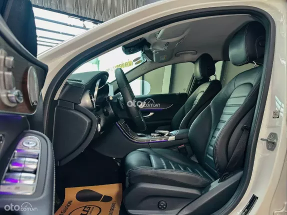 Mercedes-Benz C200 Exclusive 2020 - Xe một chủ từ đầu, bảo dưỡng chính hãng