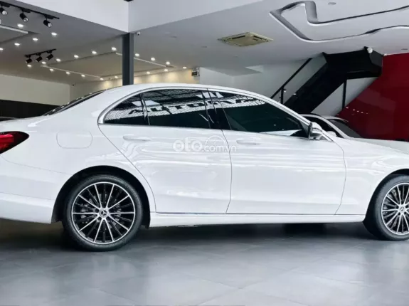 Mercedes-Benz C200 Exclusive 2020 - Xe một chủ từ đầu, bảo dưỡng chính hãng