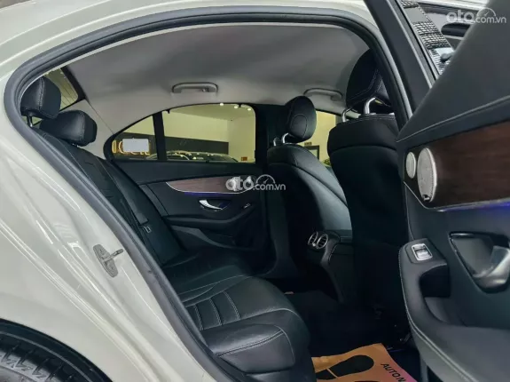 Mercedes-Benz C200 Exclusive 2020 - Xe một chủ từ đầu, bảo dưỡng chính hãng