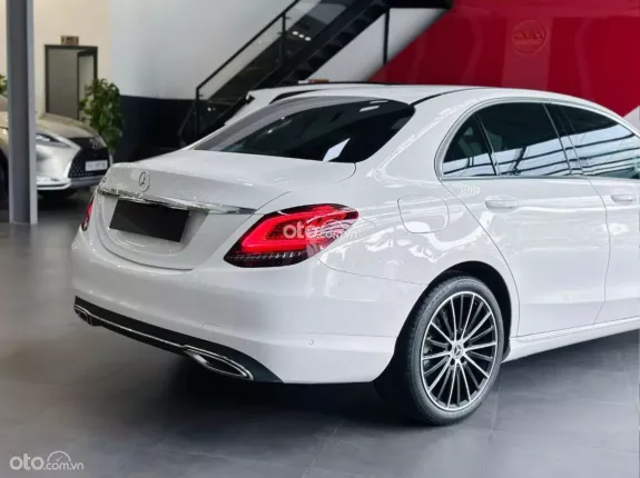 Mercedes-Benz C200 Exclusive 2020 - Xe một chủ từ đầu, bảo dưỡng chính hãng