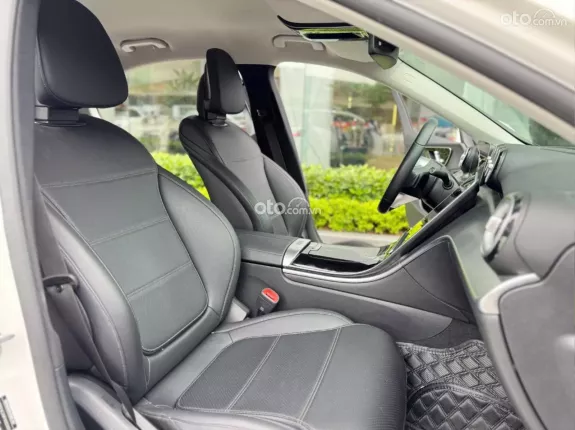 Mercedes-Benz C200 Avantgarde 2023 - Đăng kí 2024 cực đẹp