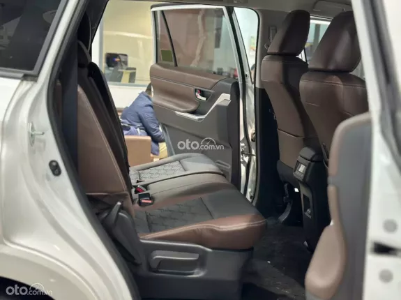 Toyota Innova Cross Hybrid 2025 - Odo 1.1v như mới