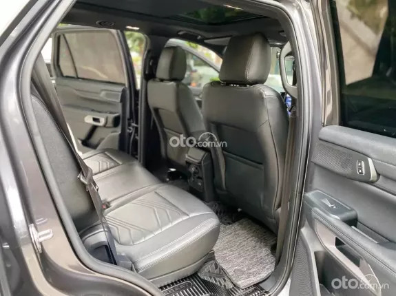 Ford Everest Titanium 2.0 AT 4x2 2023 - Odo 46000 kilomet