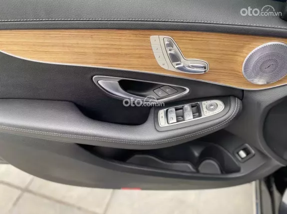 Mercedes-Benz C250 Exclusive 2017 - Odo 70.000 kilomet