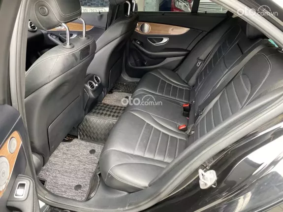 Mercedes-Benz C250 Exclusive 2017 - Odo 70.000 kilomet