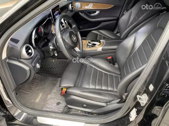 Mercedes-Benz C250 Exclusive 2017 - Odo 70.000 kilomet