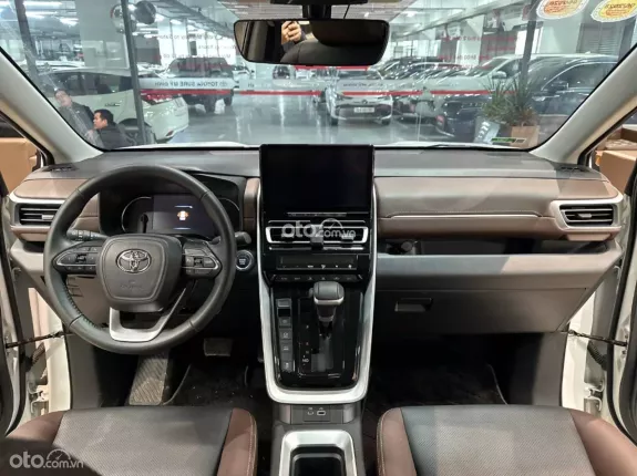 Toyota Innova Cross Xăng 2025 - Mới 99%