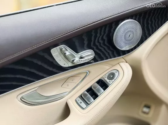 Mercedes-Benz GLC 300 4Matic 2019 - Cam kết chất lượng, có ship