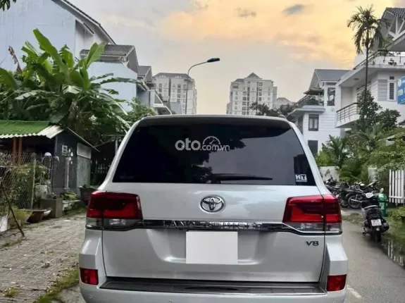 Toyota Land Cruiser VX 4.6 V8 2020 - Cam kết chất lượng đầy đủ
