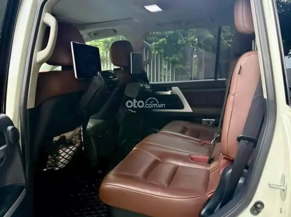 Toyota Land Cruiser VX 4.6 V8 2020 - Cam kết chất lượng đầy đủ