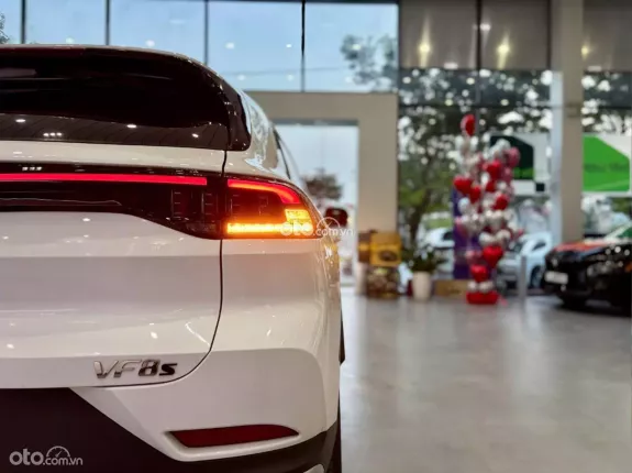 VinFast VF8 Eco 2024 - XE CỰC MỚI 99,99%- 19 KM- HẠN BẢO HÀNH TỚI 2034