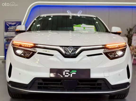 VinFast VF8 Eco 2024 - XE CỰC MỚI 99,99%- 19 KM- HẠN BẢO HÀNH TỚI 2034