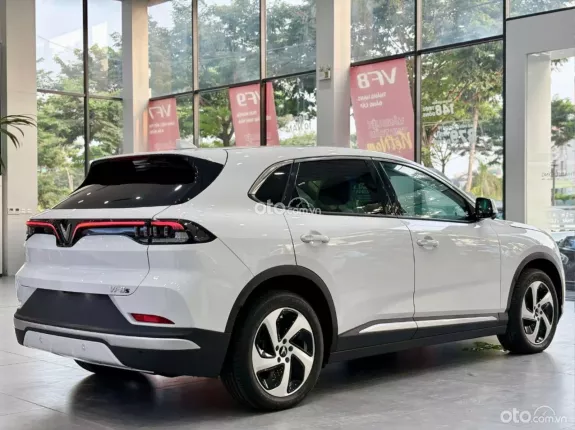 VinFast VF8 Eco 2024 - XE CỰC MỚI 99,99%- 19 KM- HẠN BẢO HÀNH TỚI 2034