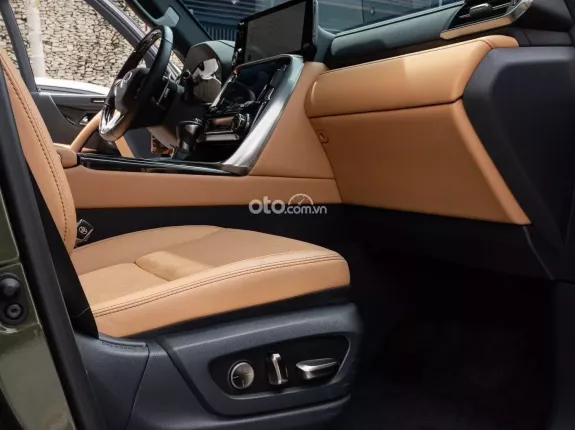 Lexus LX 600 Urban 2025 - Bản 7 chỗ - Phiên bản full option - Hỗ trợ bank tối đa