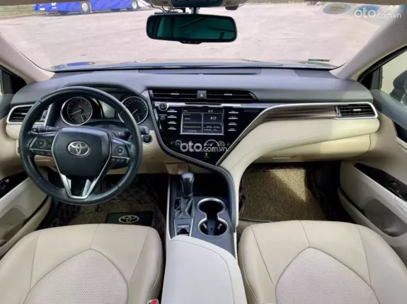 Toyota Camry 2.0G 2021 - Chất xe 6 vạn, Lh 0982-925-112