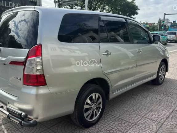 Toyota Innova 2.0G 2016 - Cần bán Toyota Innova 2.0G AT sx 2016 xe đẹp xuất sắc