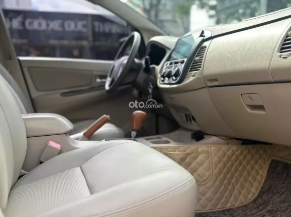 Toyota Innova 2.0G 2016 - Cần bán Toyota Innova 2.0G AT sx 2016 xe đẹp xuất sắc