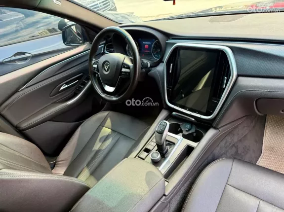 VinFast LUX A2.0 Tiêu chuẩn 2020 - Một chủ mua hãng từ mới