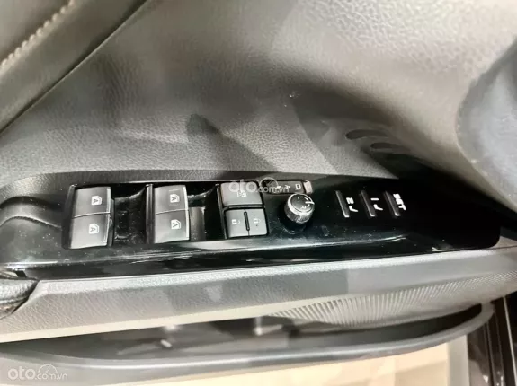 Toyota Camry 2.5Q 2019 - Odo 8.3v chuẩn cực đẹp