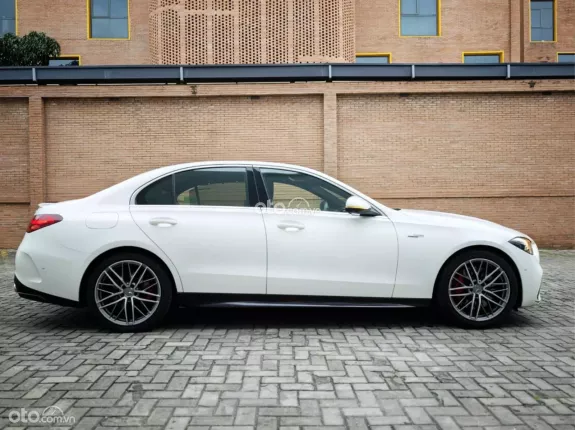 Mercedes-Benz AMG C43 2023 - 6.400 km