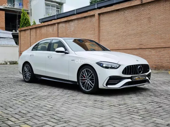 Mercedes-Benz AMG C43 2023 - 6.400 km