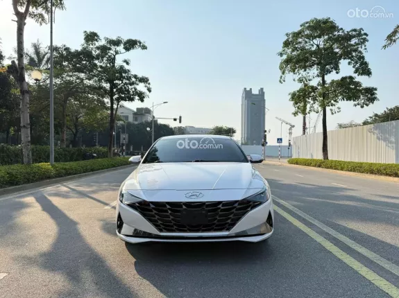 Hyundai Elantra 1.6 AT Đặc biệt 2024 - Thiết kế hiện đại