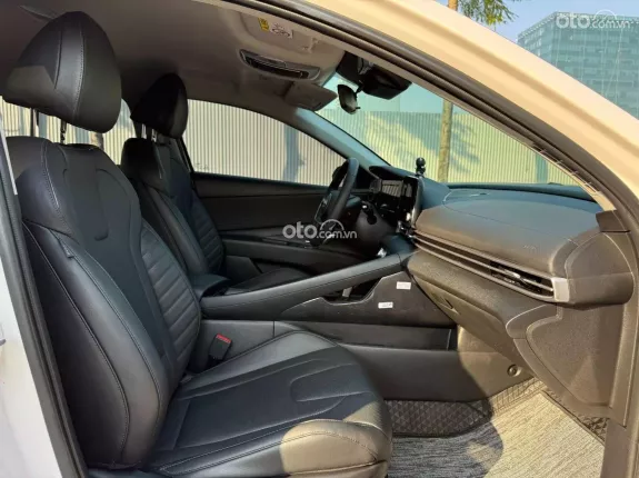 Hyundai Elantra 1.6 AT Đặc biệt 2024 - Thiết kế hiện đại
