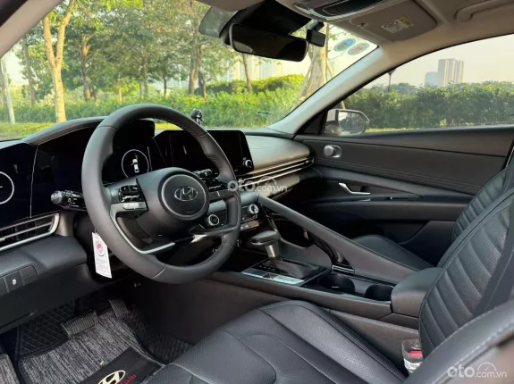 Hyundai Elantra 1.6 AT Đặc biệt 2024 - Thiết kế hiện đại