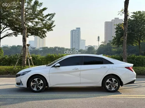 Hyundai Elantra 1.6 AT Đặc biệt 2024 - Thiết kế hiện đại
