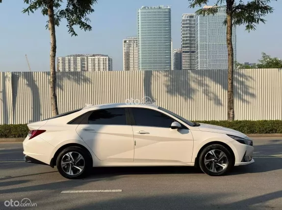 Hyundai Elantra 1.6 AT Đặc biệt 2024 - Thiết kế hiện đại