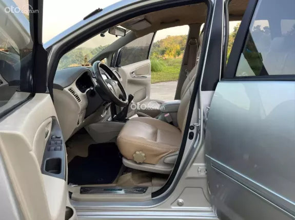 Toyota Innova 2.0E 2014 - Đăng kiểm 8 chỗ, Zin cả xe, 1 chủ sử dụng