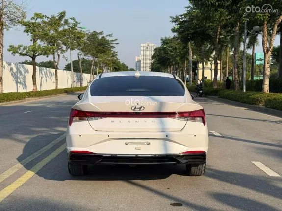 Hyundai Elantra 1.6 AT Đặc biệt 2024 - Thiết kế hiện đại