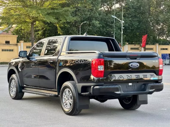 Ford Ranger XLS 2.0L 4x2 AT 2023 - Một chủ từ mới 3 vạn full ls hãng