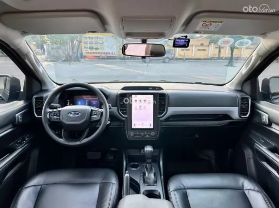 Ford Ranger XLS 2.0L 4x2 AT 2023 - Một chủ từ mới 3 vạn full ls hãng