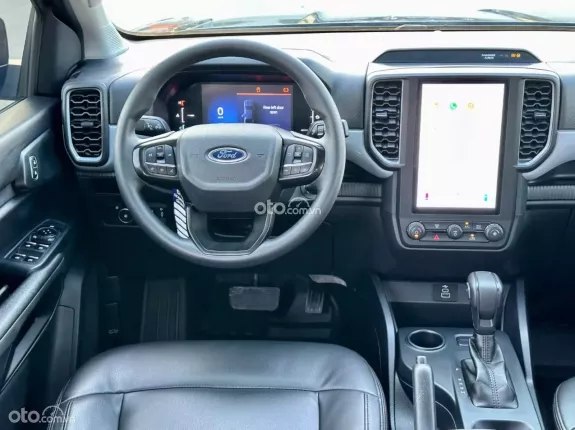 Ford Ranger XLS 2.0L 4x2 AT 2023 - Một chủ từ mới 3 vạn full ls hãng