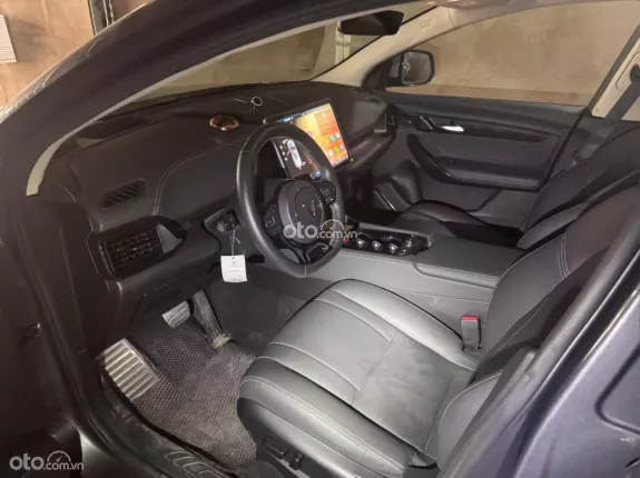 VinFast VF8 Eco 2022 - Tên cá nhân biển trắng