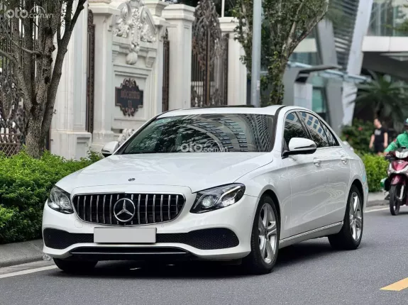 Mercedes-Benz E250 E250 2018 - Xe cũ chất lượng, màu trắng/nâu sang trọng