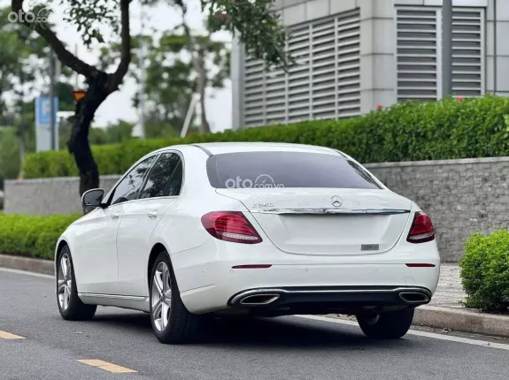 Mercedes-Benz E250 E250 2018 - Xe cũ chất lượng, màu trắng/nâu sang trọng